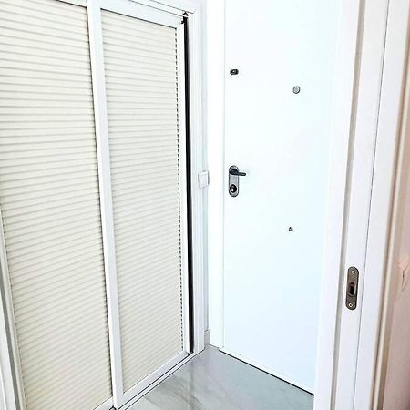 Skol 521. Fantastic Studio On The Beachfront For Holiday Rental. Marbella Exterior photo