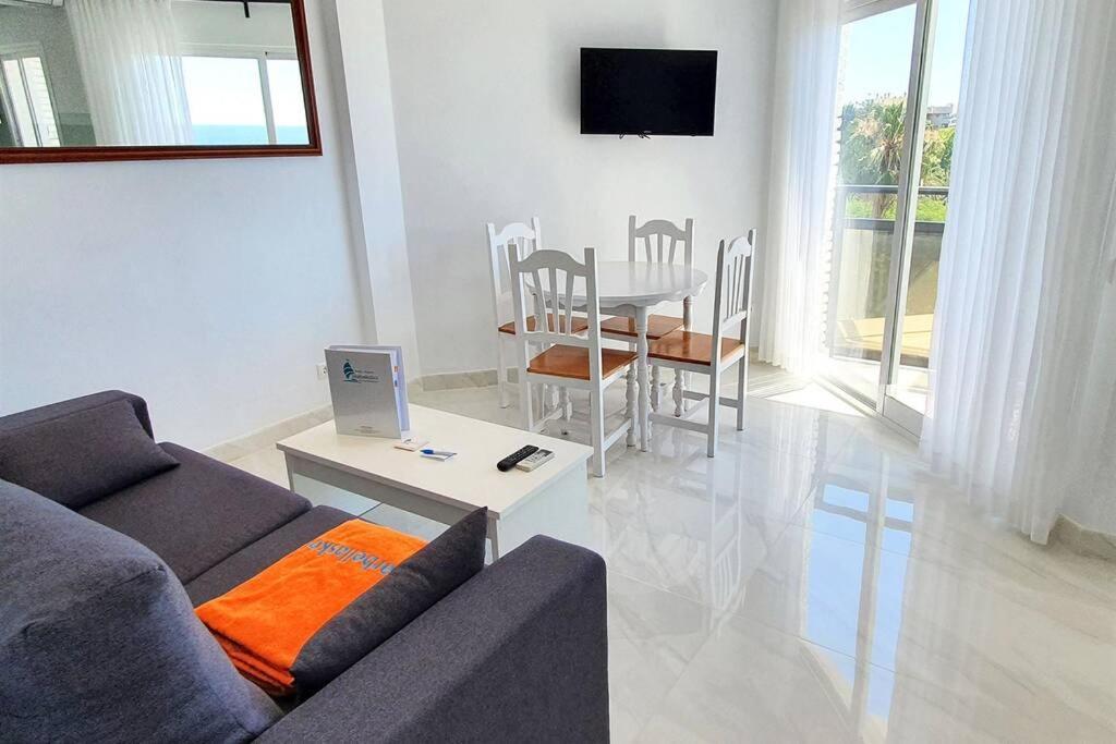 Skol 521. Fantastic Studio On The Beachfront For Holiday Rental. Marbella Exterior photo